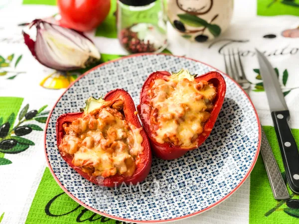 Фото блюда: Перцы, фаршированные фасолью и курицей