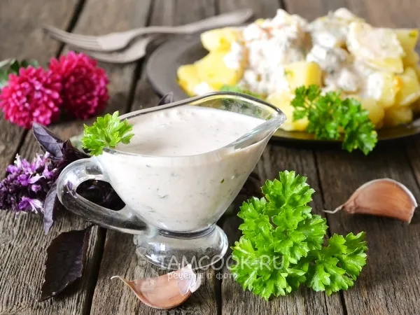 Фото блюда: Сметанный соус с чесноком и зеленью