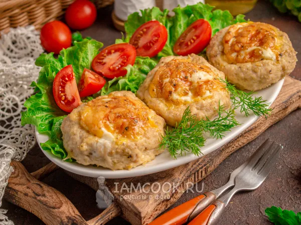 Фото блюда: Мясные ватрушки с яйцом и сыром