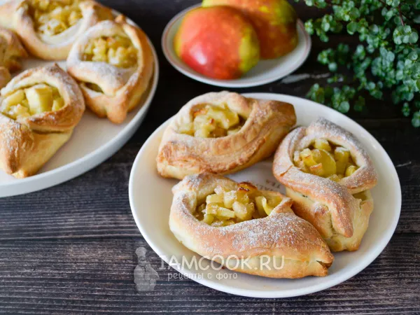 Фото блюда: Лодочки из слоеного теста с яблоками