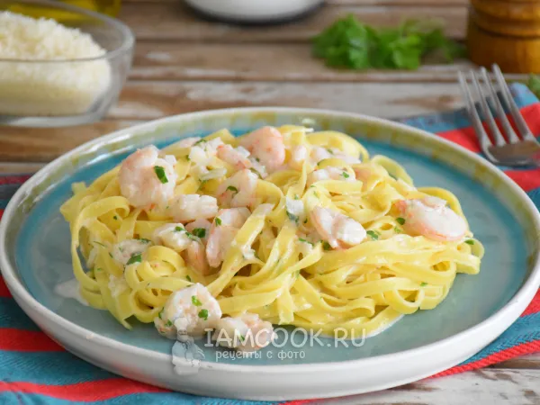 Фото блюда: Фетучини с креветками в сливочном соусе