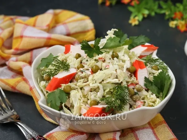 Фото блюда: Салат с пекинской капустой, горошком и крабовыми палочками