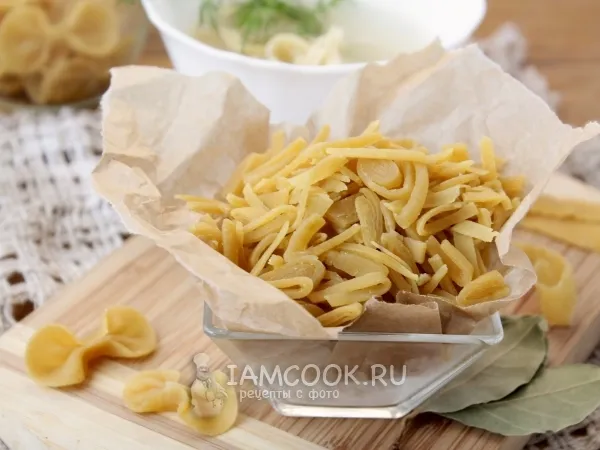 Фото блюда: Домашняя лапша для супа (на яичных желтках)