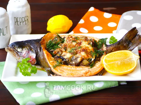 Фото блюда: Форель с грибами в духовке