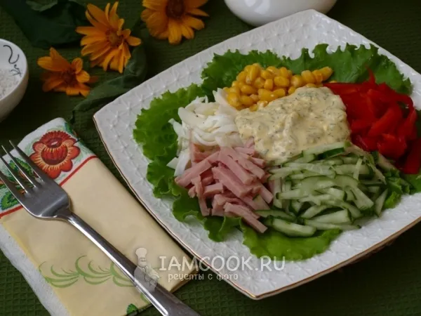 Фото блюда: Салат с болгарским перцем и ветчиной