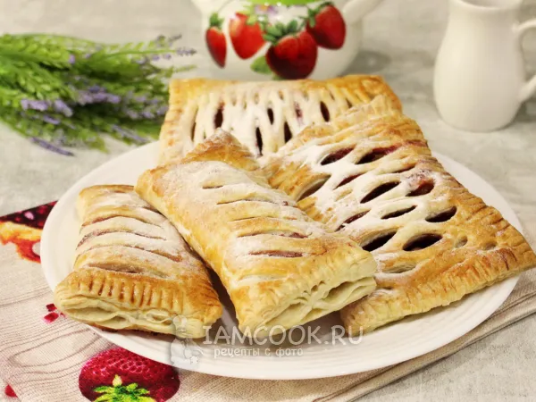 Фото блюда: Слойки с рикоттой и клубникой