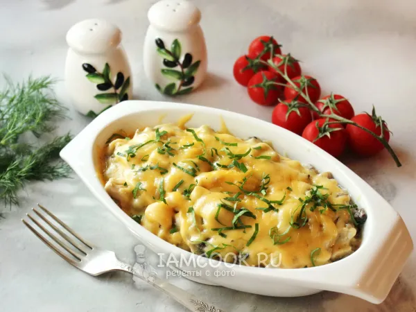 Фото блюда: Жульен с макаронами, курицей и грибами