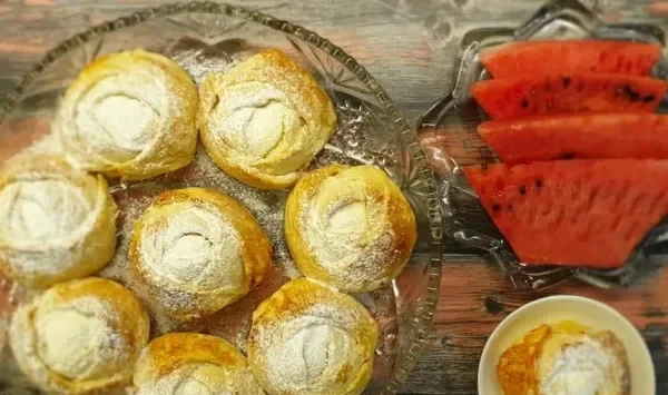 Фото блюда: Творожные розочки (булочки с творогом внутри)