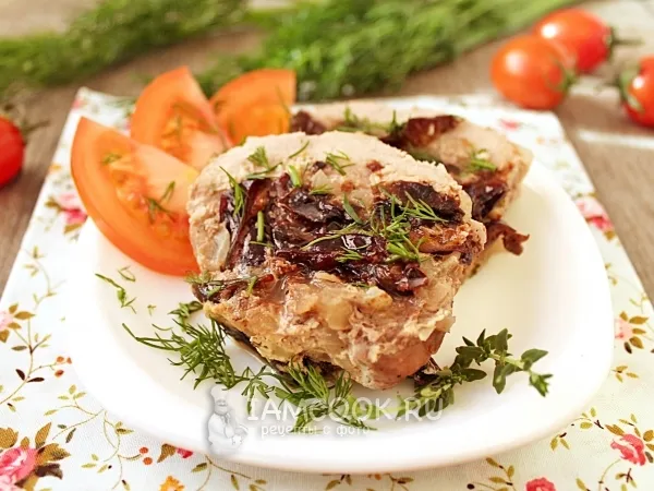 Фото блюда: Свинина с черносливом в духовке