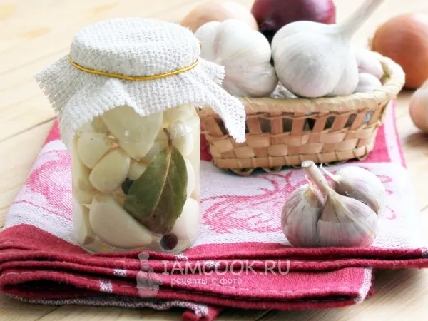 Фото блюда: Маринованный чеснок зубчиками