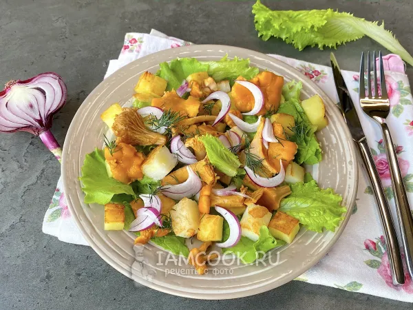 Фото блюда: Салат с маринованными лисичками