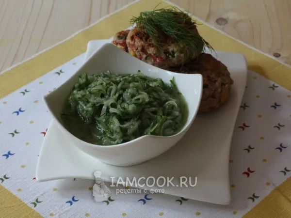 Фото блюда: Gurkensalat - салат из тертых огурцов