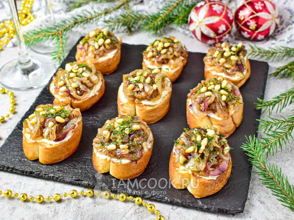 Фото блюда: Бутерброды с жареным луком