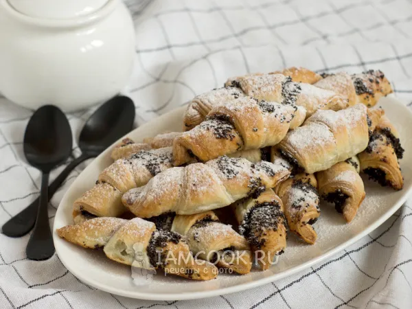 Фото блюда: Рогалики из слоеного теста с маком