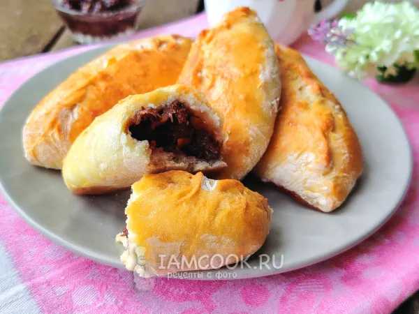 Фото блюда: Пирожки с клубничным вареньем