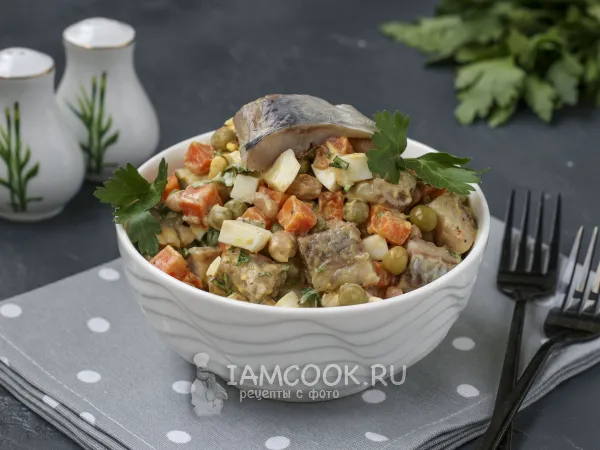 Фото блюда: Салат из сельди с фасолью и горошком