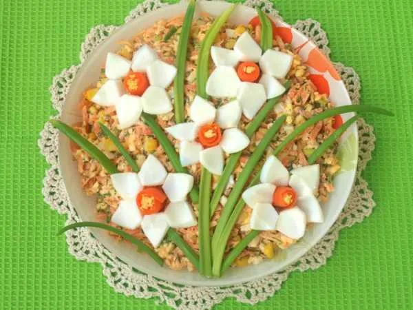 Фото блюда: Салат «Нарциссы» на 8 марта