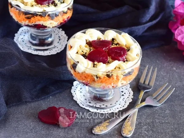 Фото блюда: Салат «Любовница» (классический рецепт)