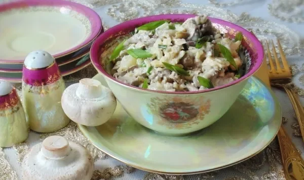 Фото блюда: Салат с куриной печенью и ананасом