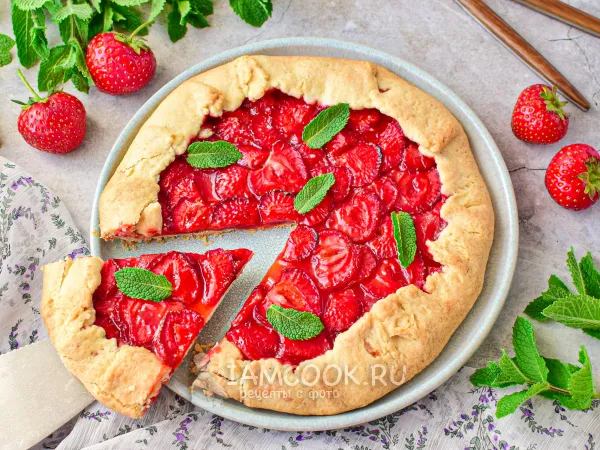 Фото блюда: Песочная галета с клубникой