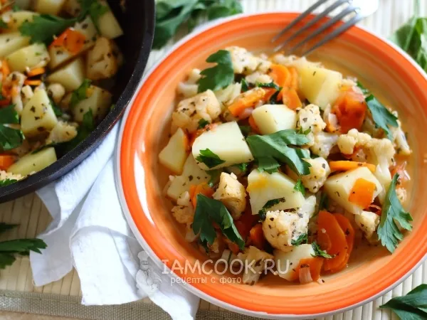 Фото блюда: Овощное рагу с цветной капустой и картошкой