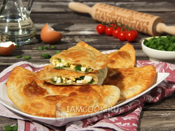 Фото блюда: Чебуреки с яйцом и зеленым луком