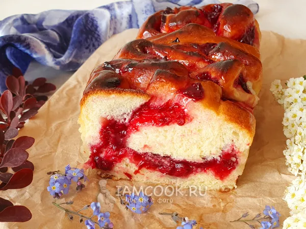 Фото блюда: Пирог с вишней из дрожжевого теста