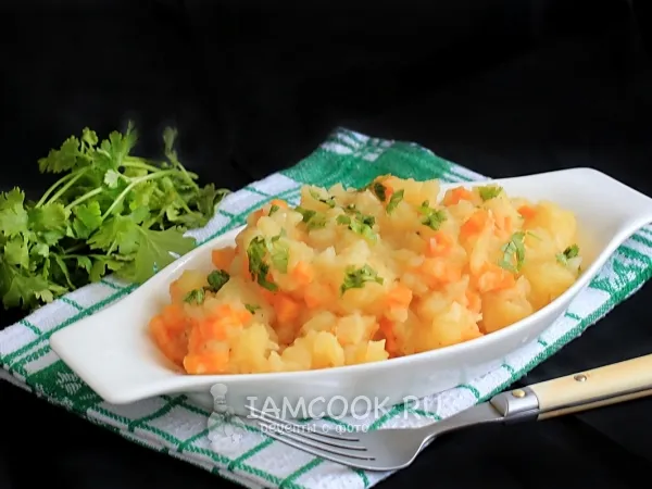 Фото блюда: Тушеная картошка в кастрюле