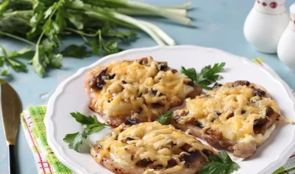 Фото блюда: Отбивные с ананасом и грибами