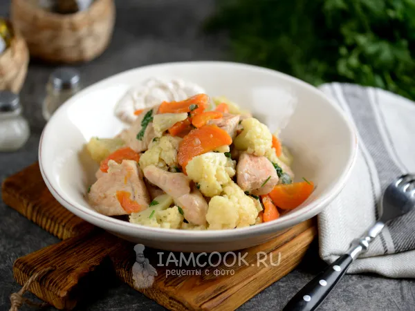 Фото блюда: Индейка с цветной капустой на сковороде