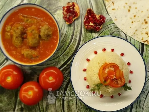 Фото блюда: Говяжьи колбаски, тушёные в соусе из томатов