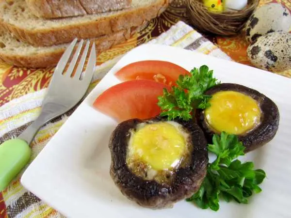 Фото блюда: Яичница в шампиньонах