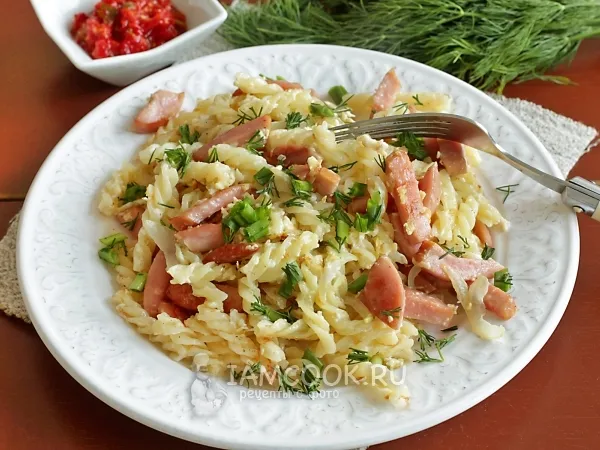 Фото блюда: Макароны с яйцом и колбасой
