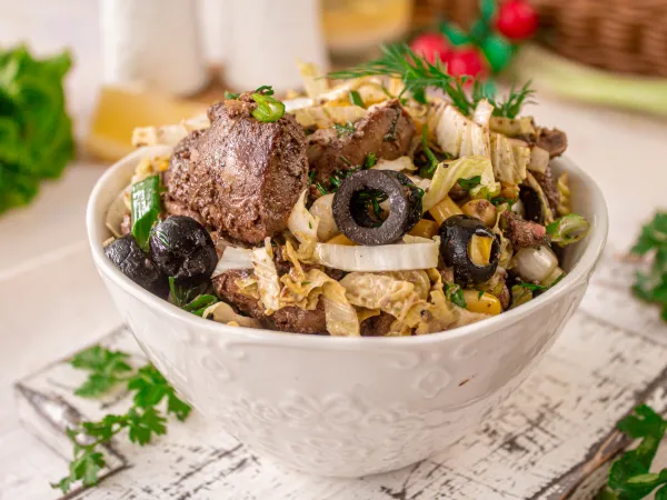 Фото блюда: Салат с пекинской капустой и печенью куриной