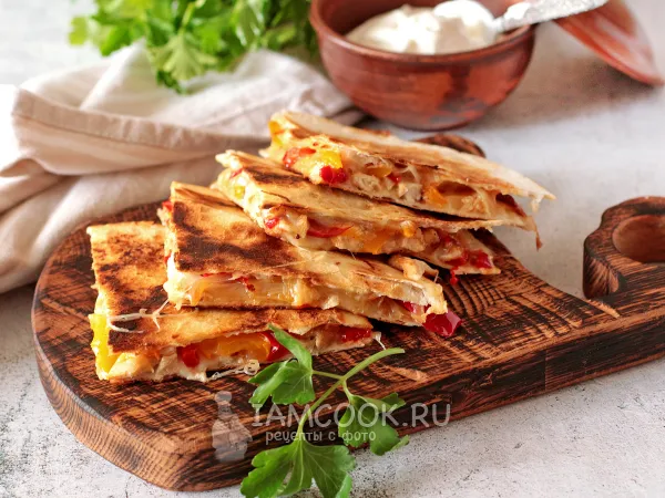 Фото блюда: Тортилья с жареной курицей по-мексикански