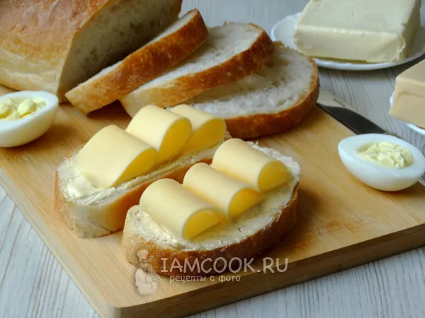 Фото блюда: Бутерброды с маслом и сыром