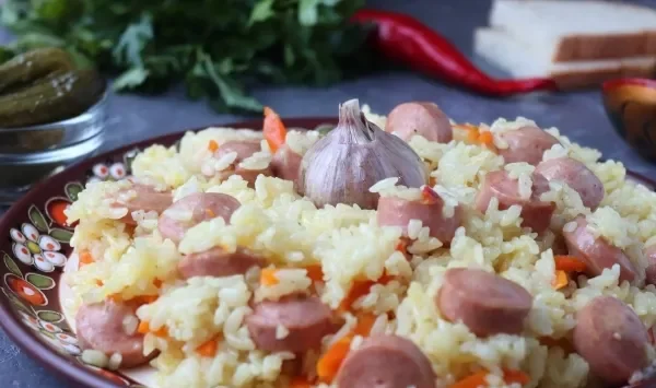 Фото блюда: Плов с сосисками