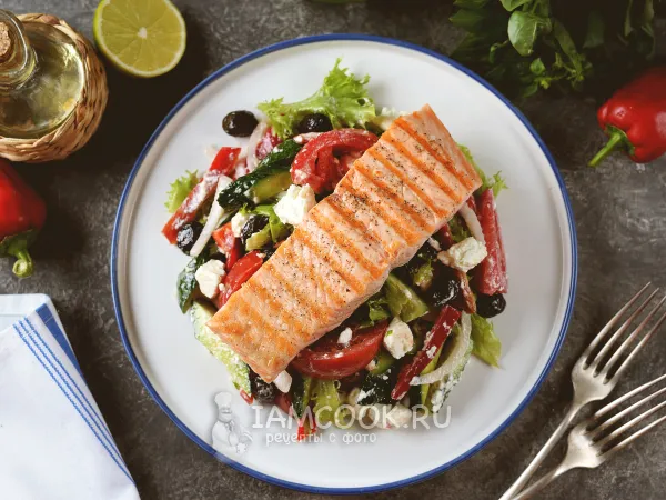 Фото блюда: Греческий салат с семгой