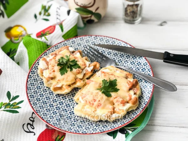 Фото блюда: Вафли со слабосоленой форелью и сыром