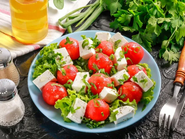 Фото блюда: Салат с сыром фета и помидорами