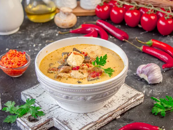 Фото блюда: Том ям с курицей и грибами