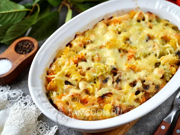 Фото блюда: Запеканка из макарон с курицей и грибами