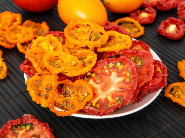 Фото блюда: Чипсы из помидоров в сушилке