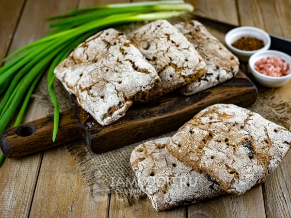 Фото блюда: Ржаные горбушки на закваске с сухофруктами