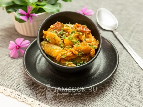 Фото блюда: Тушеный лук-порей с рисом и овощами