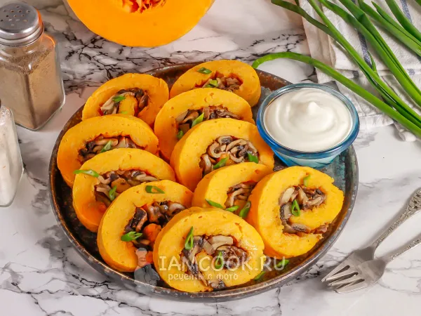 Фото блюда: Тыквенный рулет с грибами