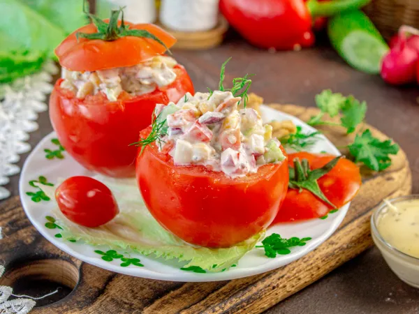 Фото блюда: Помидоры, фаршированные салатом