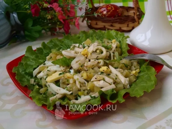 Фото блюда: Салат из консервированных кальмаров