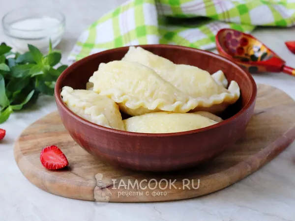 Фото блюда: Вареники с клубникой (из дрожжевого теста)