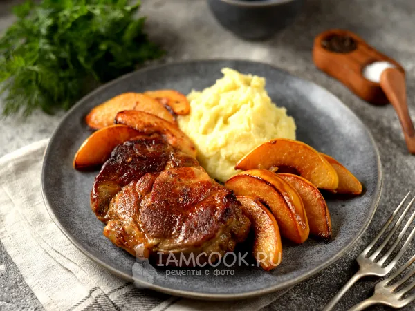 Фото блюда: Свиная шейка с айвой на сковороде